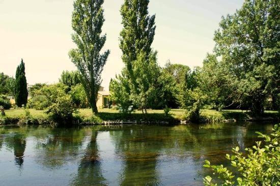 Bed and Breakfast Mas Le Pont Des Aubes LʼIsle-sur-la-Sorgue Zewnętrze zdjęcie